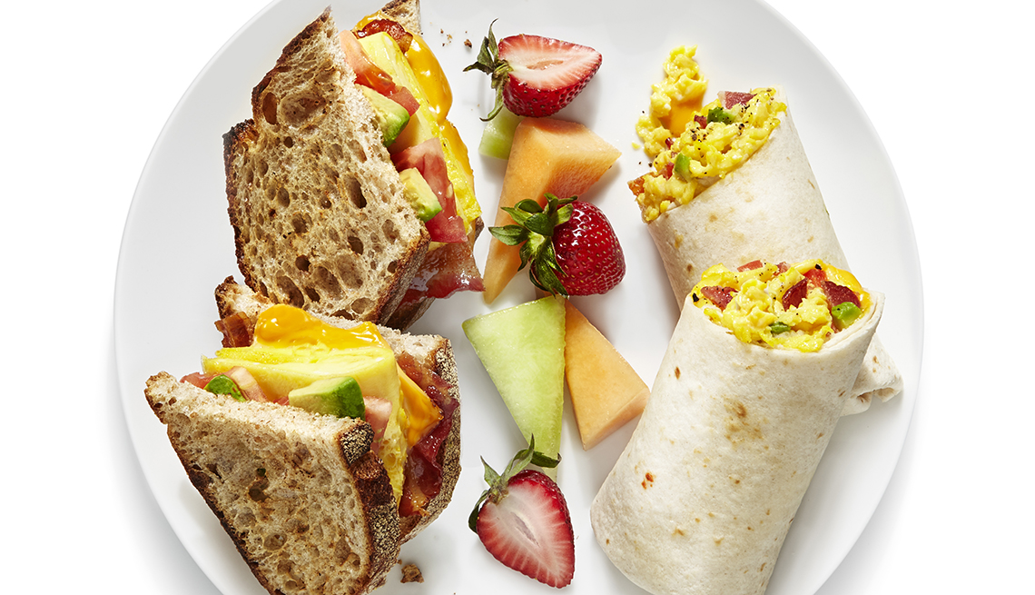 Sándwich de huevo y burrito 